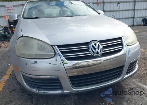 2006 Volkswagen Jetta 2.5 from USA, damaged, VIN 3VWSF71K26M779484